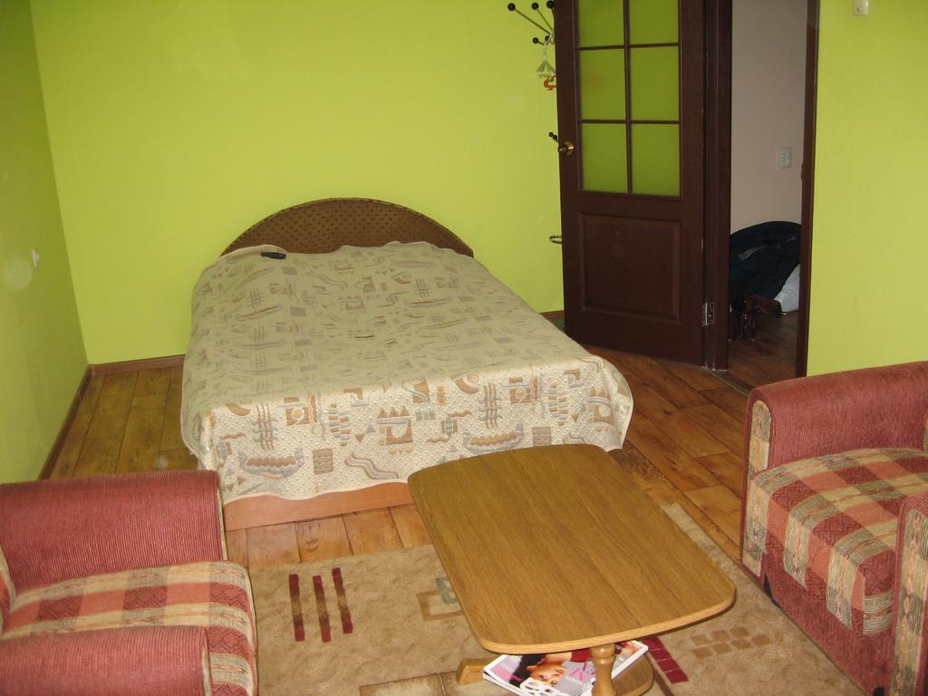 Apartment On Vasylya Chervoniya 67 Rivne Kültér fotó